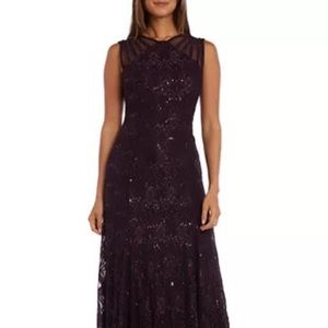 Stunning RM Richards (R&M) Sleeveless sequin & lace gown.